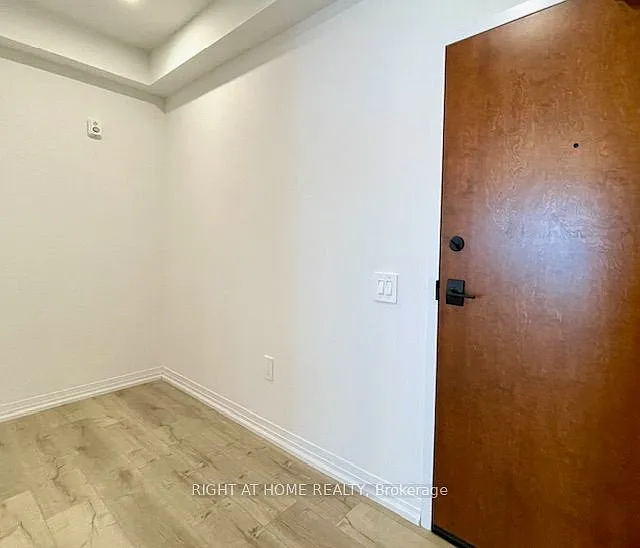 15 Kneeshaw Dr #102 — Photo 8