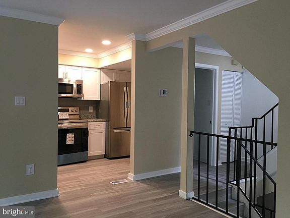 5th image of 9769 Lake Shore Dr