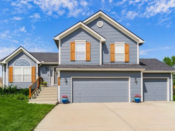 9122 N Holly St, Kansas City, MO 64155