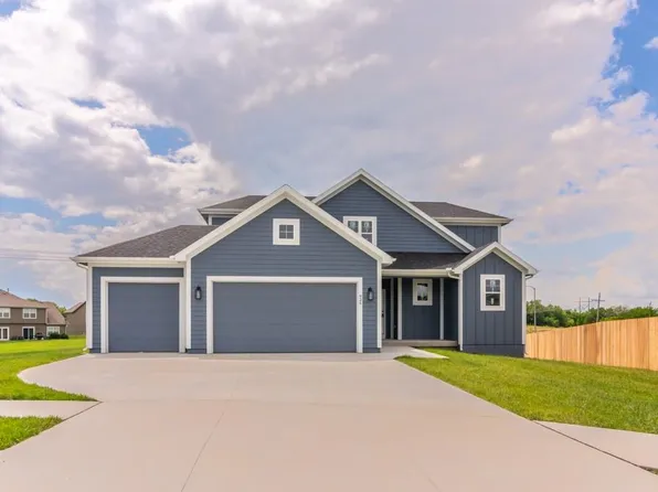 926 168th Ter, Basehor, KS 66007