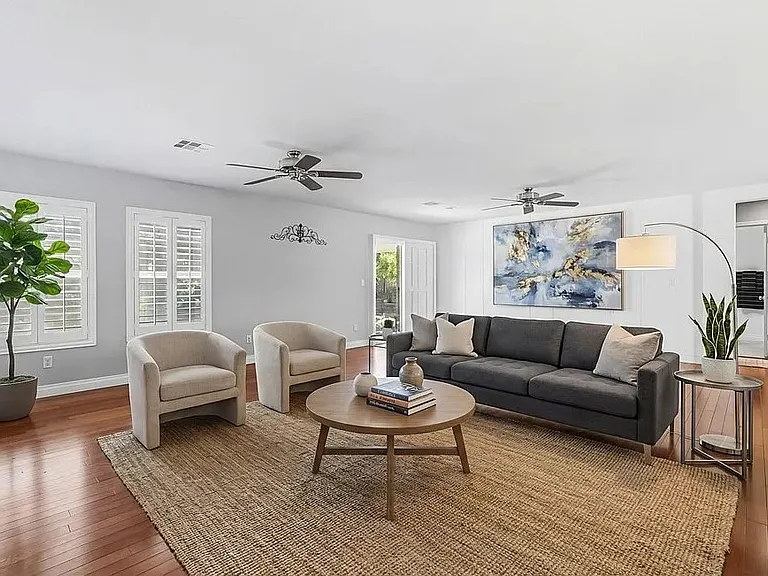 2725 Peekskill Ave — Photo 6