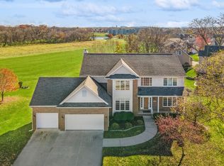 13908 Buena Vista Dr, Urbandale, IA 50323