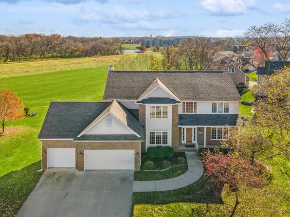 13908 Buena Vista Dr, Urbandale, IA 50323