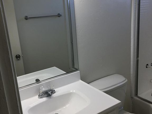 4th image of 11116 Berendo Ave APT 5