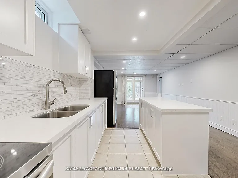 52 Eleanor Cir #LOWER — Photo 14