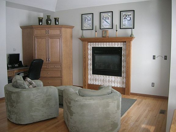 HEARTH ROOM OFF KITCHEN