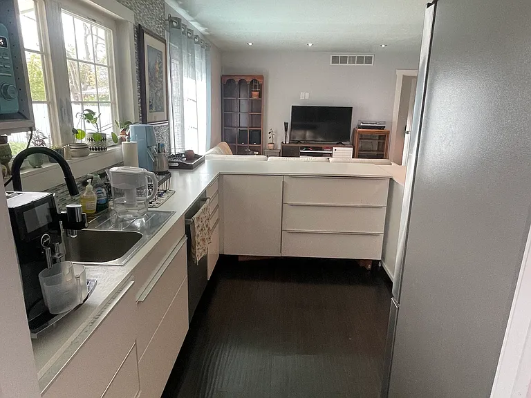 3911 Capitol Dr #A — Photo 4