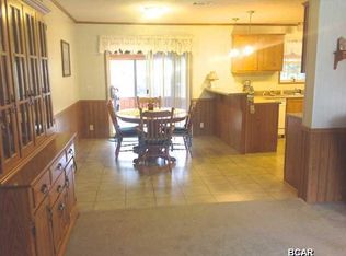 4053 Union Hill Rd, Caryville, FL 32427