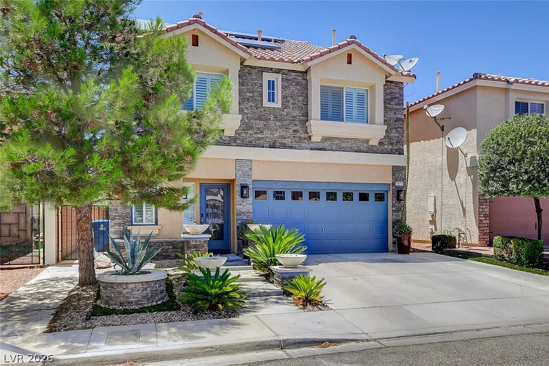 5 bed, 3.5 bath, 2644 sqft, $3,000 — Photo 1