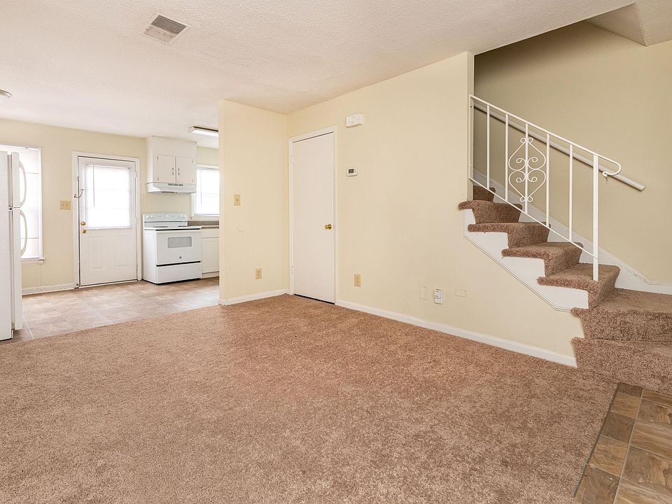 2nd image of 415 Lambeth Dr APT 9