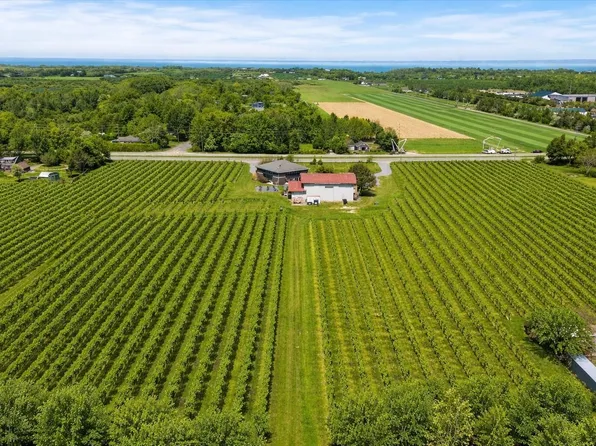 18910 Middle Rd, Cutchogue, NY 11935