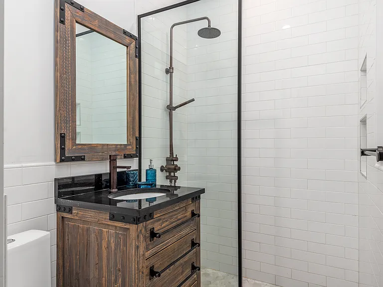 223 E 3rd St #1A — Photo 10
