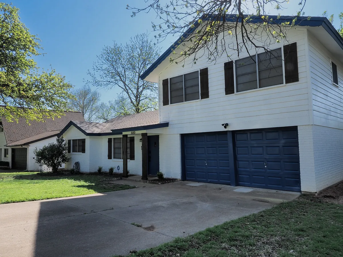 Building Photo - 600 Cannon Dr
