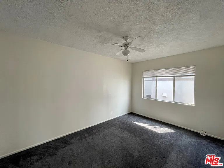 2986 Waverly Dr #4 — Photo 4