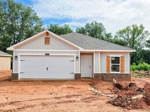 2703 Southern Oaks Dr, Longview, TX 75604