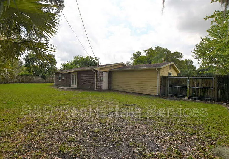 1424 Phyllis St — Photo 26