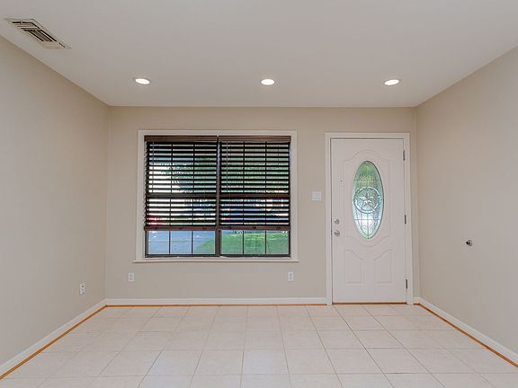 5th image of 4501 Caswell Ave