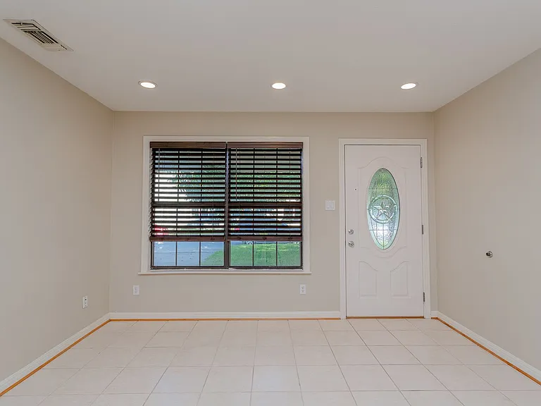 4501 Caswell Ave — Photo 5