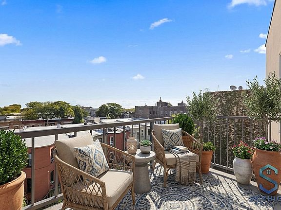 4th image of 897 New York Ave #4R