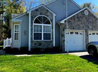 444 Virgin Island Dr, Williamstown, NJ 08094