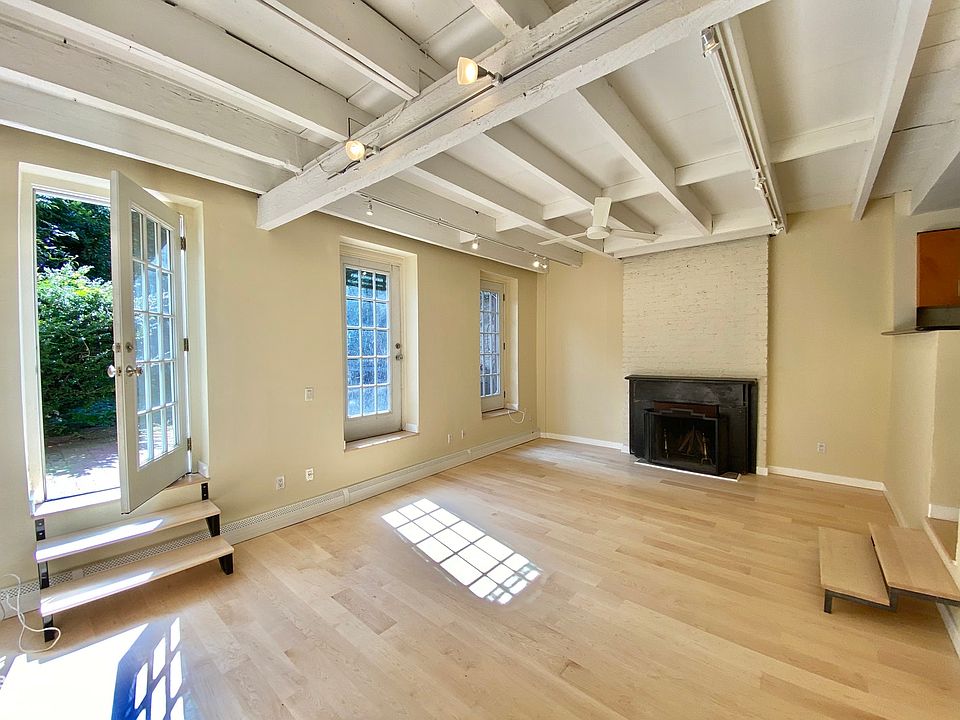 1st image of 120 Kane St #1