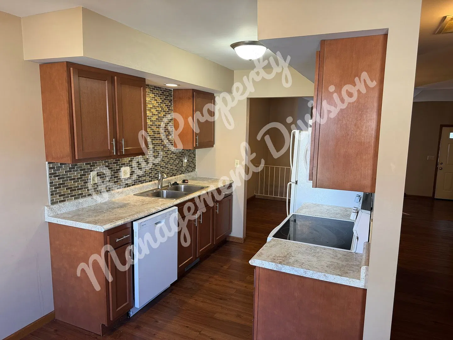 2 Bed / 1.5 Bath Near the Lake Fireplace, Garage, W/D Included — Photo 1