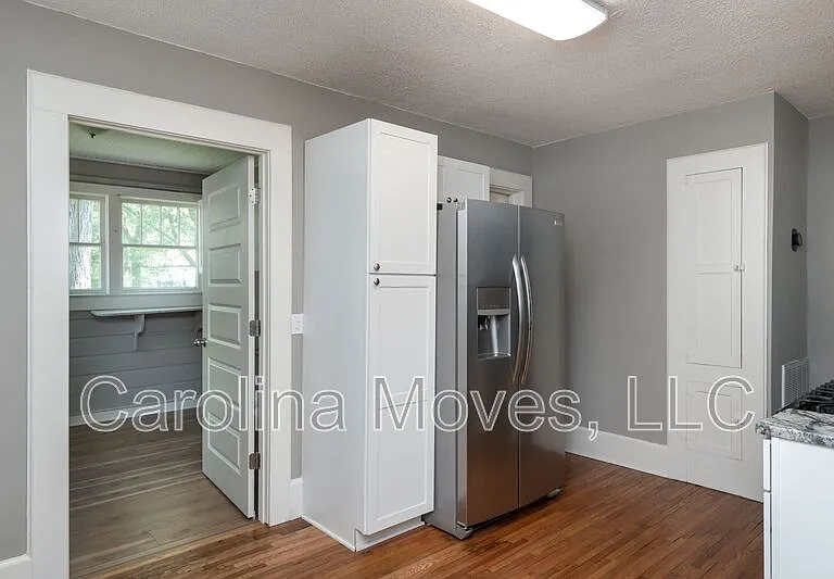 306 Powell St — Photo 10