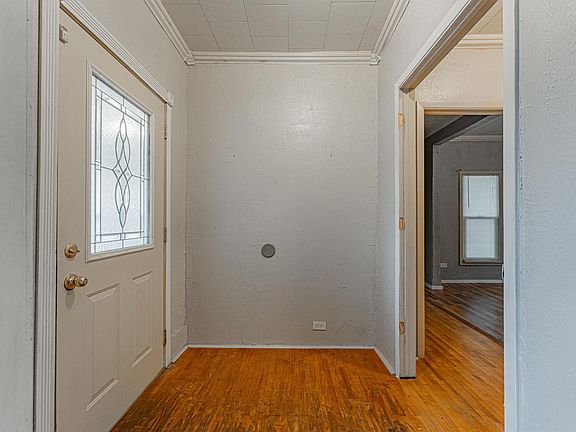 5th image of 116 S Logan St