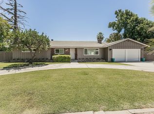 1551 E Almendra Dr, Fresno, CA 93710