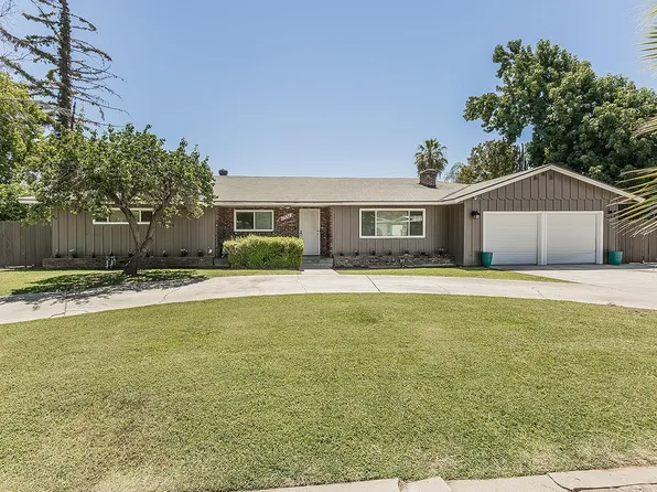 1551 E Almendra Dr, Fresno, CA 93710