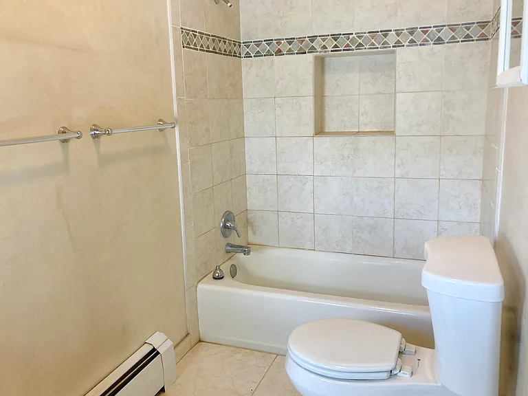 215 Maynard St — Photo 5