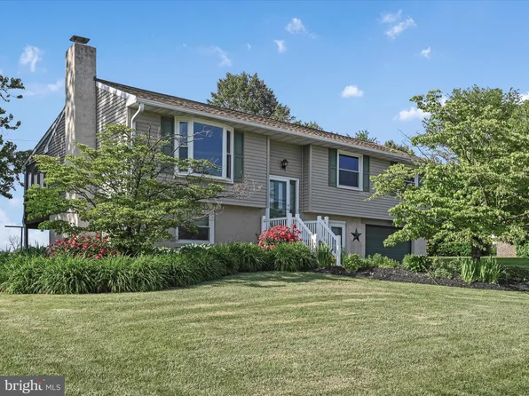 1723 Pioneer Rd, Lancaster, PA 17602