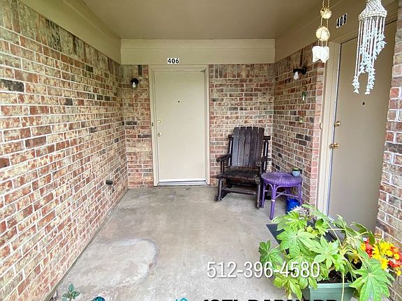 3rd image of 406 Craddock Ave