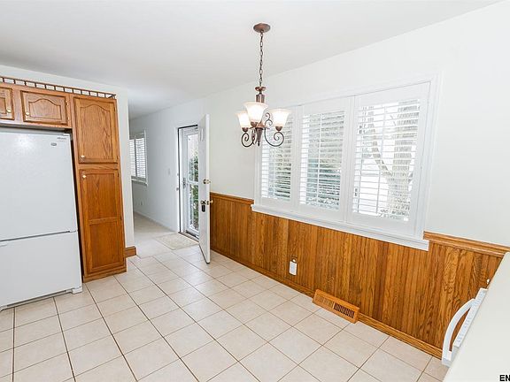 5th image of 41 Northway Ct