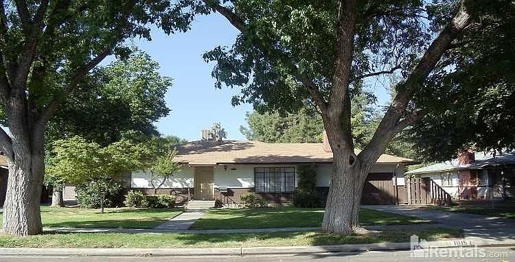 1st image of 1015 E Saginaw Way