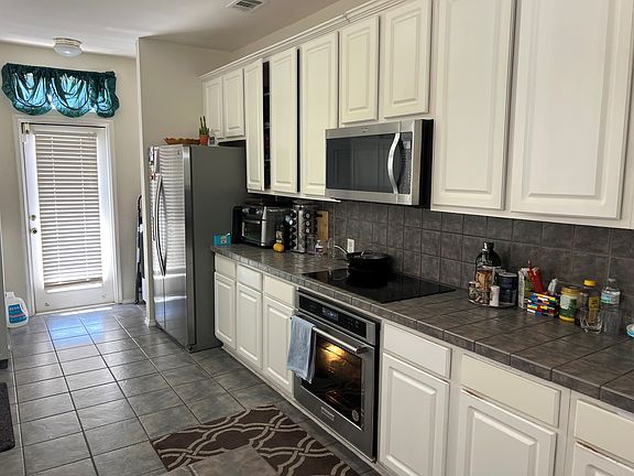 3rd image of 3941 Creek Crossing Dr