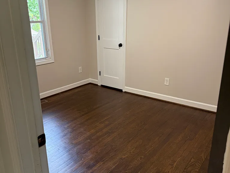 Guest bedroom #1