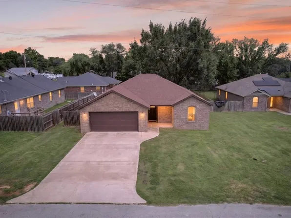 500 6th Ave, Gravette, AR 72736
