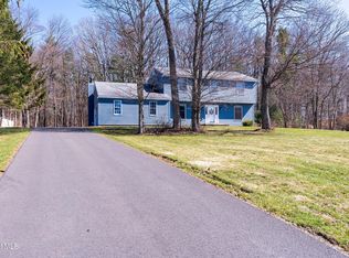 24 Huntswood Lane, East Greenbush, NY 12061