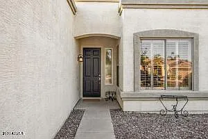 3 bed, 2.0 bath, 1701 sqft, $4,000 — Photo 3