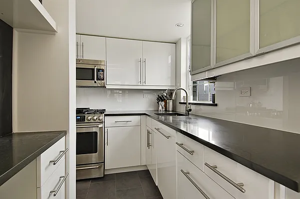 Sold by Corcoran | media 23