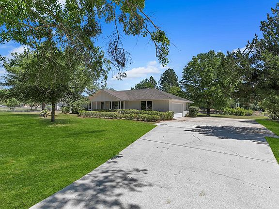 2nd image of 2825 Seminole Village Dr