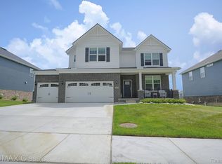 2785 Trillium Hills Dr, Commerce Township, MI