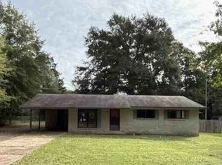 561 Colonial Dr, Holly Springs, MS 38635