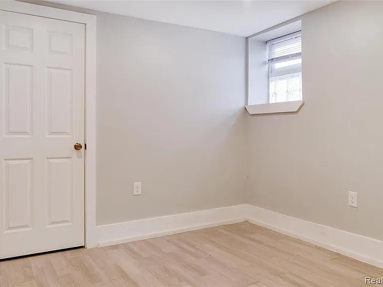109 Leicester Ct #1 — Photo 11
