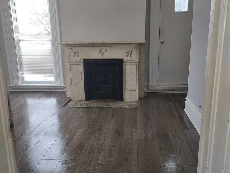 400 N 4th St — Photo 11