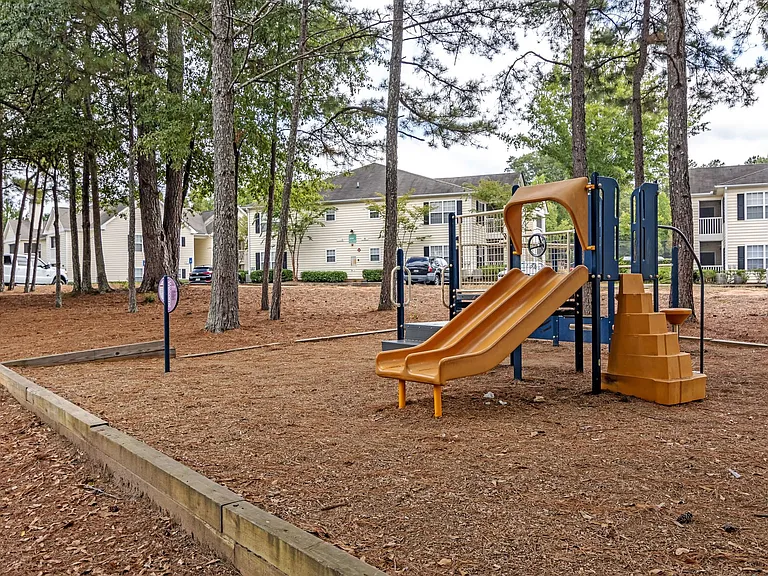EVERGREEN PARK — Photo 33