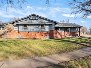8038 E Dresden Ln, Wichita, KS 67207