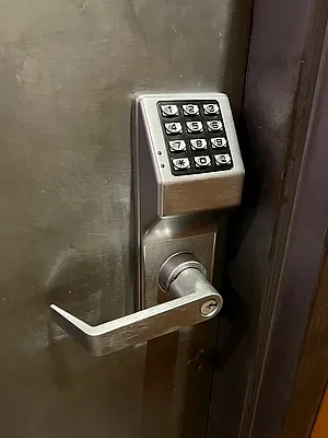 Rented by Safdie Realty Group | media 44