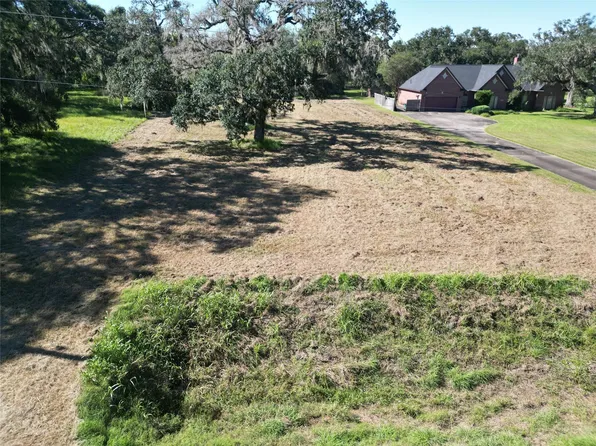 1249 Angus Ct, Angleton, TX 77515